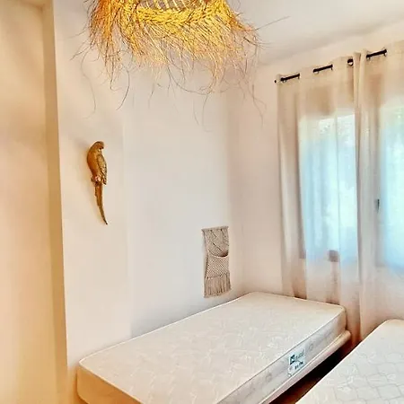 Jardines De Montemar Iv * בניסה